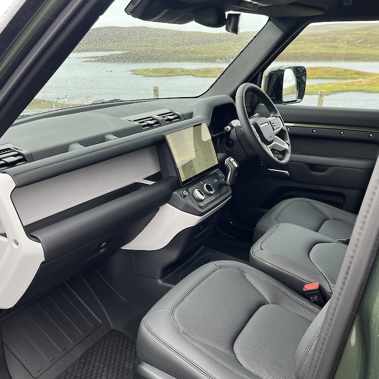 Land Rover Defender 110 Commercial