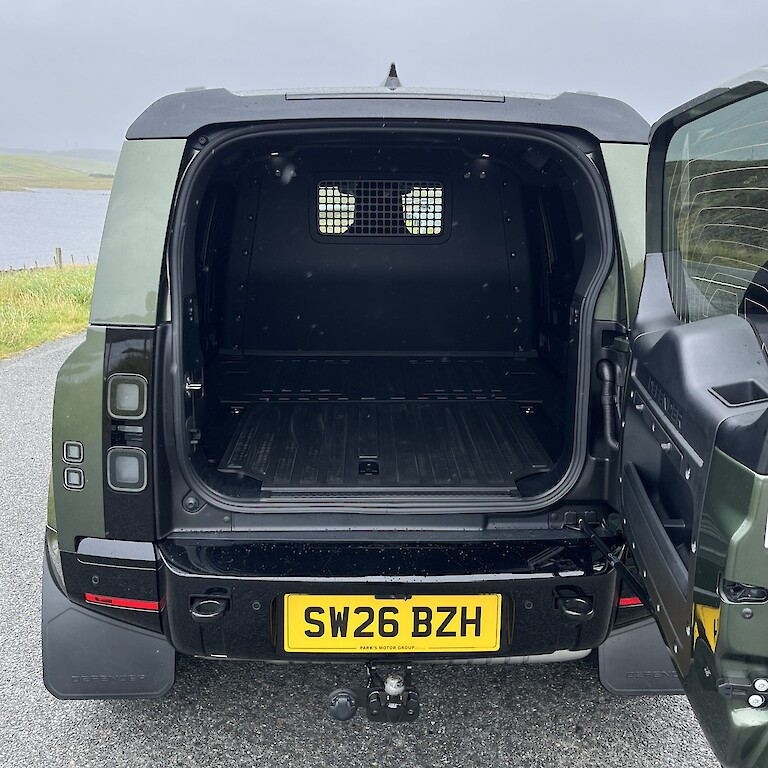 Land Rover Defender 110 Commercial
