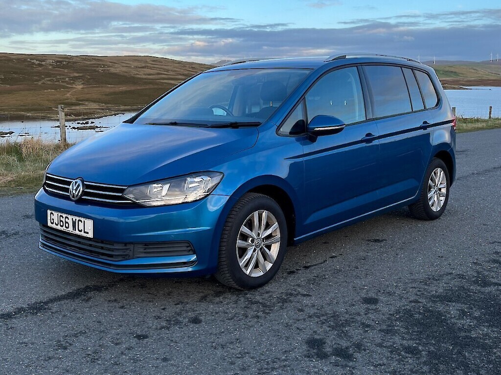 Volkswagen Touran SE