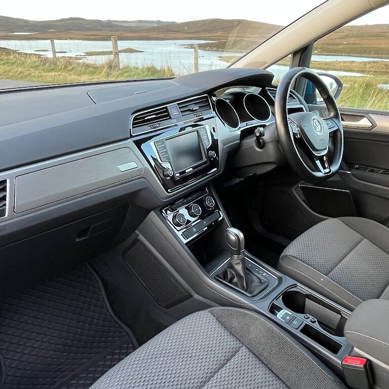 Volkswagen Touran SE